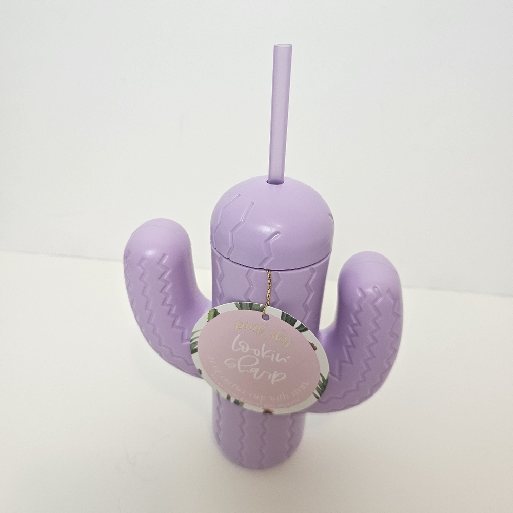 ⭐️40% Off⭐️ Pink Sky Lookin Sharp 21 oz Cactus Cup with Straw
